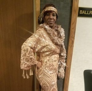 Meet your Posher, Angela